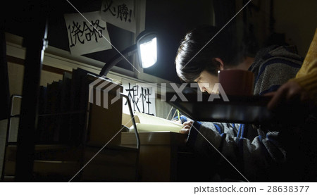 實驗學生的母親 實驗學生的母親 28638377