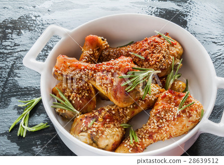 Chicken legs baked with sesame seeds Chicken legs baked with sesame seeds 28639512