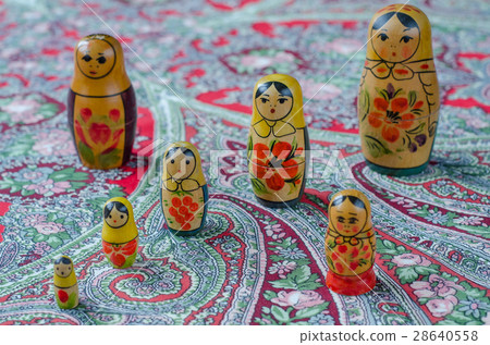 Russian nesting dolls on the traditional handkerchief. 28640558