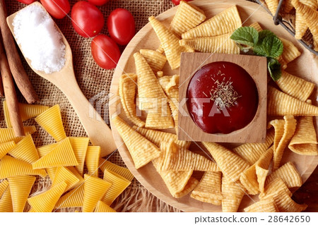 Corn snack and chips corn raw delicious. Corn snack and chips corn raw delicious. 28642650