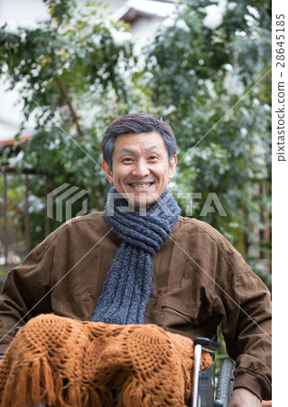 老人 輪椅 戶外 28645185