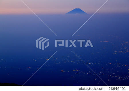 Mt. Fuji seen from Yatsugatake mountains / Kagasawayama Mt. Fuji seen from Yatsugatake mountains / Kagasawayama 28646491