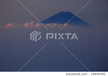Mt. Fuji seen from Yatsugatake mountains / Kagasawayama Mt. Fuji seen from Yatsugatake mountains / Kagasawayama 28646492