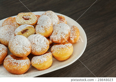 Traditional donuts with liqueur and sugar 28648023