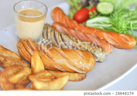 pork sausage and beef sausage 28648174
