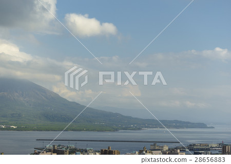 Symbolic symbols of Kagoshima that gigantic eruption created Majestic Sakurajima and beautiful Jinjiang Bay, the view that volcano and city coexist Symbolic symbols of Kagoshima that gigantic eruption created Majestic Sakurajima and beautiful Jinjiang Bay, the view that volcano and city coexist 28656883
