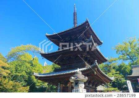 A fine weather at the Shimaneji triple tower A fine weather at the Shimaneji triple tower 28657199