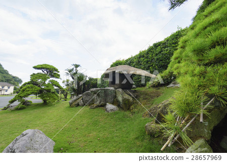 Kagoshima's super-eye sightseeing spots with world heritage "Sengokuen" Sakurajima is built at Tsuchiyama, Lease landscape with Jinjiang Bay as a pond Garden crane lantern 28657969