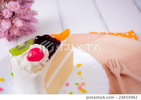 Fruit whipped cream cake. Fruit whipped cream cake. 28658962