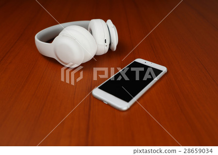 Wireless headphone and smartphone 28659034