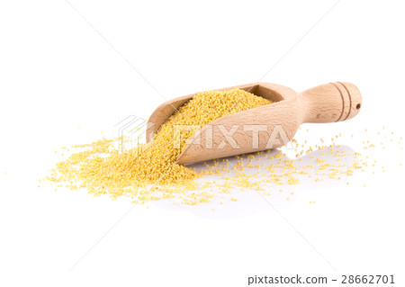 Dry millet isolated on white 28662701