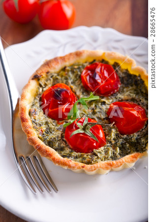 Mini Spinach Quiche 28665476