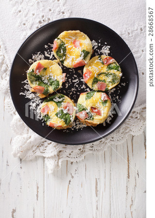 Tasty breakfast 28668567