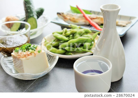 Summer sake and snacks Summer sake and snacks 28670024