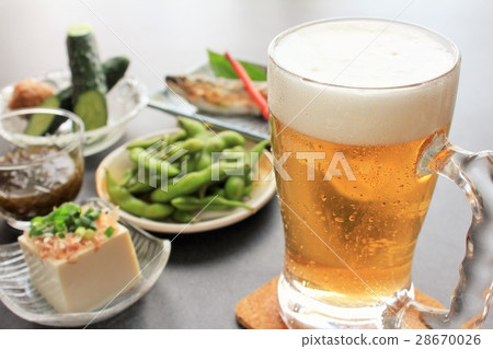 夏季生啤酒和小吃 28670026