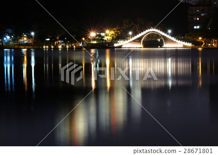 大湖公園 28671801