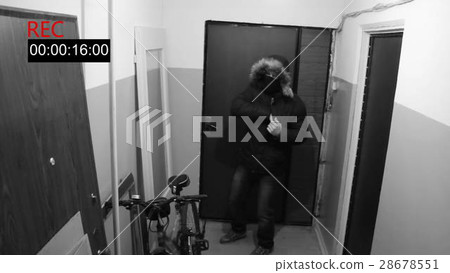 the man in the mask breaks the door in and shoots the man in the mask breaks the door in and shoots 28678551