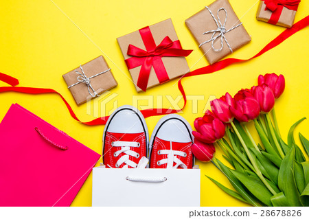 bunch of red tulips, red gumshoes bunch of red tulips, red gumshoes 28678826