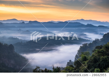 Viewpoint mist mountain colorful at dawn 28682955