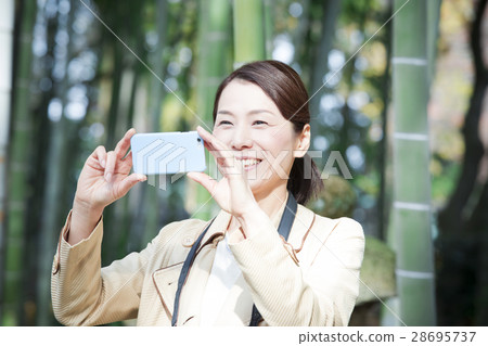 中年女性 28695737