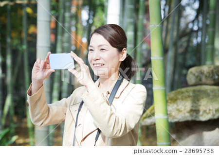 中年女性 28695738