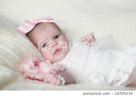 Newborn baby girl Newborn baby girl 28704234