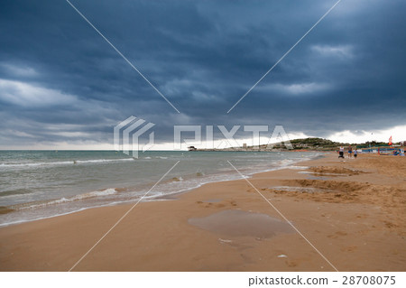 Coast in Italy, Gargano at stormy weather Coast in Italy, Gargano at stormy weather 28708075