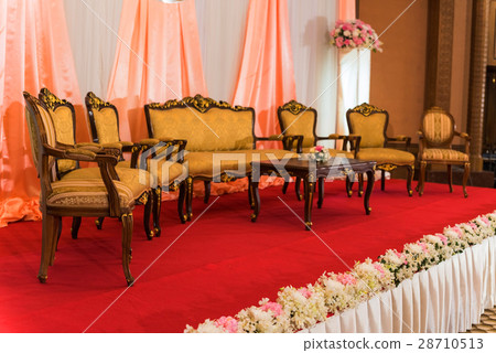 Vintage chairs and flower for wedding Vintage chairs and flower for wedding 28710513