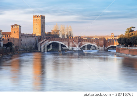 Old Verona town, view on river 28716765