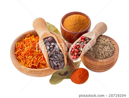 Pilaf spices set isolated on white 28719204