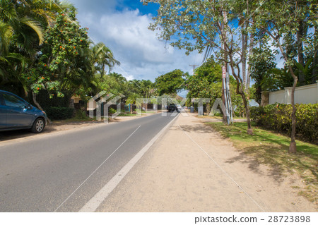 Landscape around Lanikai Beach Landscape around Lanikai Beach 28723898
