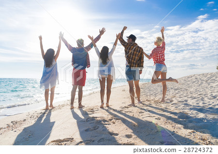Young People Group On Beach Summer Vacation 28724372