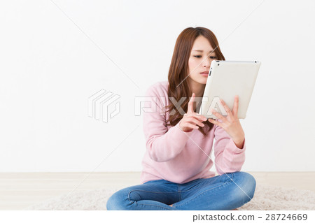 我想起了一個平板電腦的女人 我想起了一個平板電腦的女人 28724669