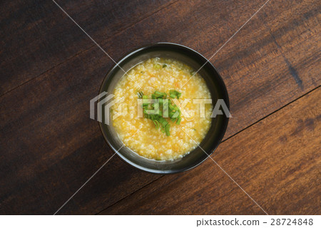 Rice congee bowl top view 28724848
