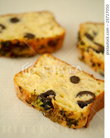 Tsuna & olive cake smear cut version 28727050