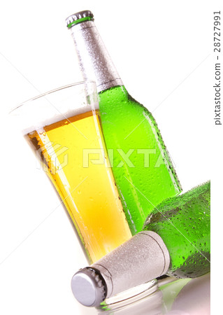 Perfectly chilled beer, in ideal yellow color Perfectly chilled beer, in ideal yellow color 28727991
