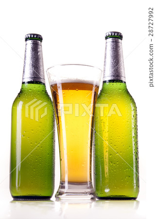 Perfectly chilled beer, in ideal yellow color Perfectly chilled beer, in ideal yellow color 28727992