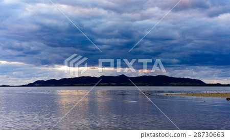 從沖繩Ishigakijima Nazora Ohashi的晚上風景 從沖繩Ishigakijima Nazora Ohashi的晚上風景 28730663