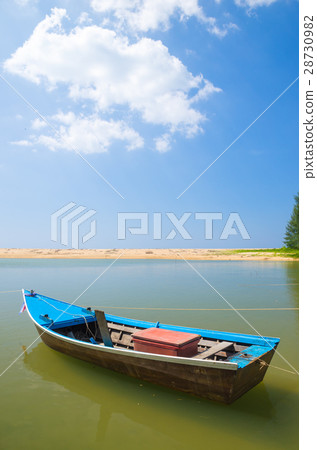 Boat at beach and blue sky Boat at beach and blue sky 28730982