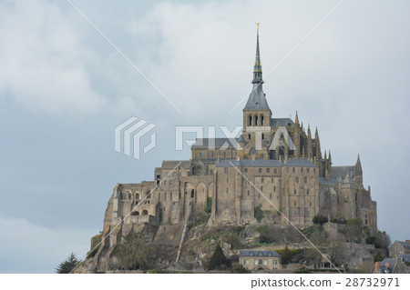 Mont-Saint-Michel in winter 28732971