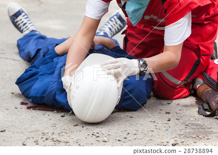First aid after work accident 28738894