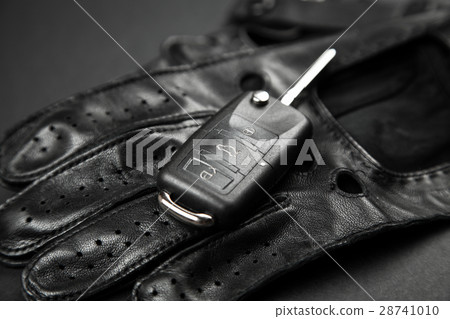 Car keys and driving gloves 28741010