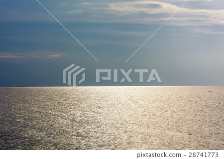 Sea peacetime in the evening Sea peacetime in the evening 28741773