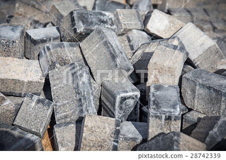 Pile of paving stone. Ready for construction 28742339