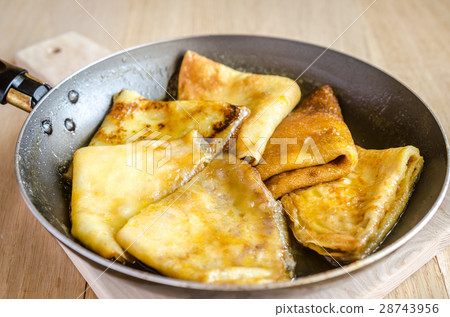Crepes Suzette Crepes Suzette 28743956