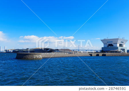 Statue nose and large pier wharf 28746591