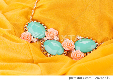 Necklace Necklace 28765619