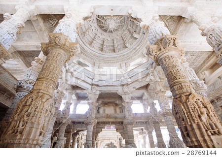Interior of Ranakpur Temple in Rajasthan, India 28769144