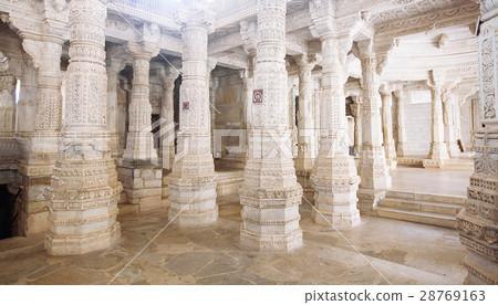 Interior of Ranakpur Temple in Rajasthan, India 28769163