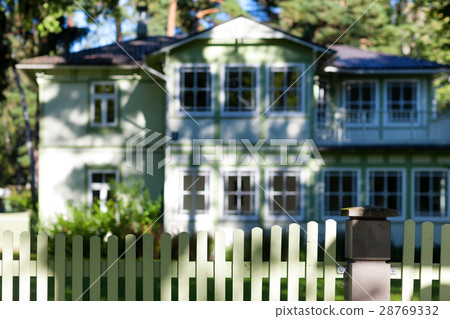 Country house in early spring 28769332